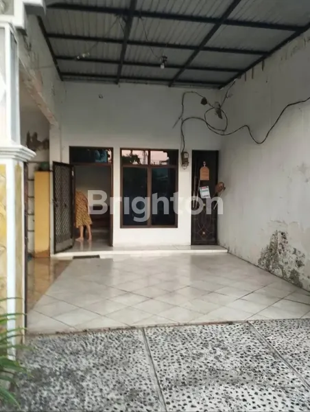 image BUTUH CEPAT LAKU RUMAH SECOND WIGUNA DEKAT UPN RUNGKUT, DEKAT KE MERR (3)