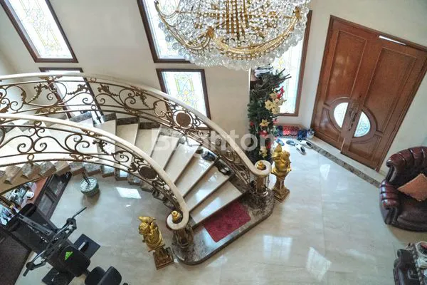 image DIJUAL RUMAH MEDITERANIA PIK – LT 469 M², FULL FURNISHED, DEPAN TAMAN (6)