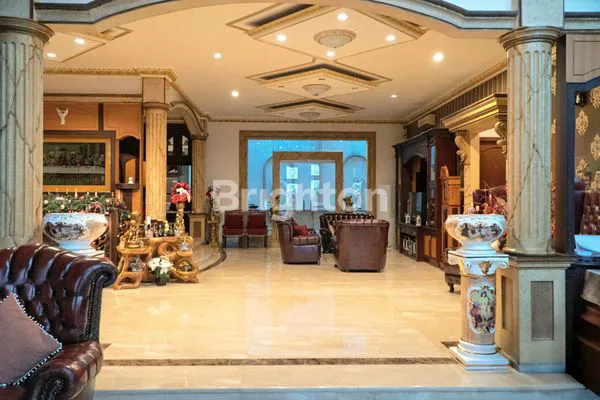 image DIJUAL RUMAH MEDITERANIA PIK – LT 469 M², FULL FURNISHED, DEPAN TAMAN (1)