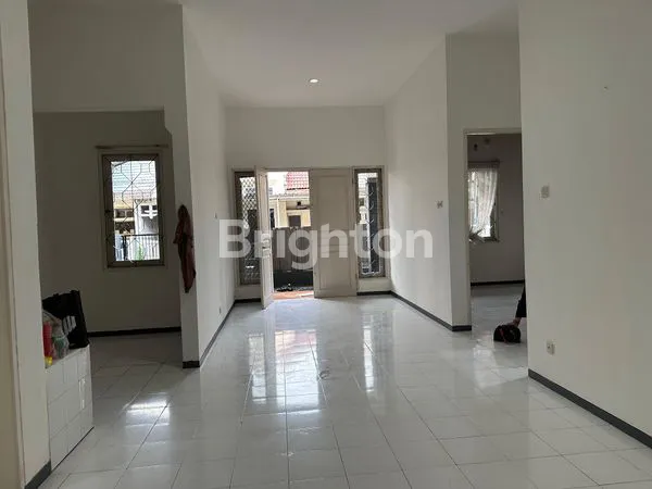 image RUMAH 1 LANTAI MULYOSARI ROW 2.5 MOBIL BAGUS SIAP HUNI BARU RENOV DEKAT MERR SUTOREJO, ITS UNAIR, BABATAN PANTAI KENJERAN, PAKUWON CITY (4)