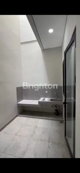 image RUMAH KUTISARI SURABAYA (8)