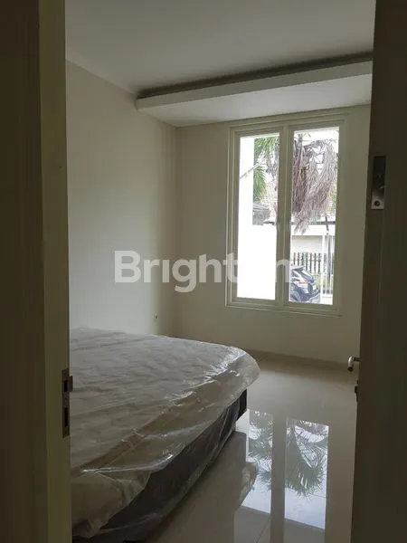 image RUMAH BARU 2 LANTAI DI MANYAR, LT 150M² (2)