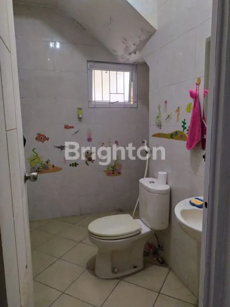 image DIJUAL RUMAH DEPAN TAMAN KOTA WISATA (3)