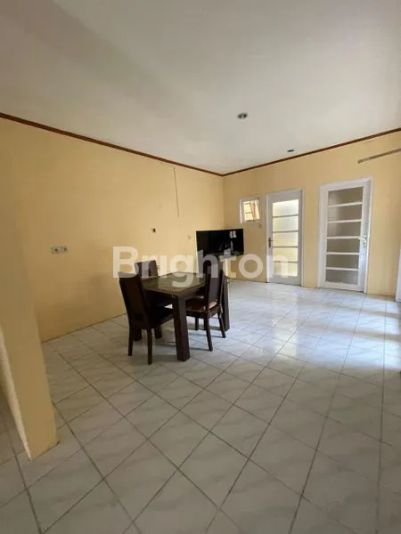 image HUNIAN NYAMAN SEMI-FURNISHED LT 157M² DI WIKA (6)
