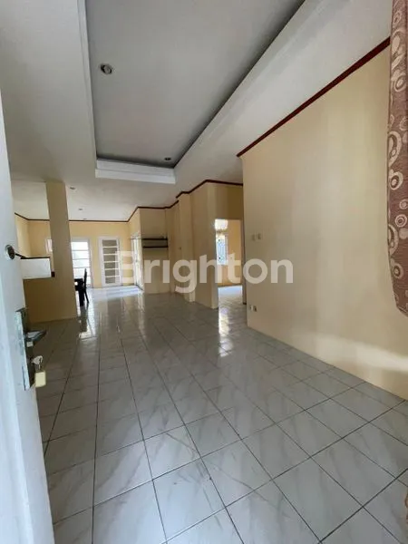 image HUNIAN NYAMAN SEMI-FURNISHED LT 157M² DI WIKA (1)
