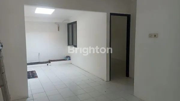 image RUMAH DISEWA DIGRAHA RAYA (7)