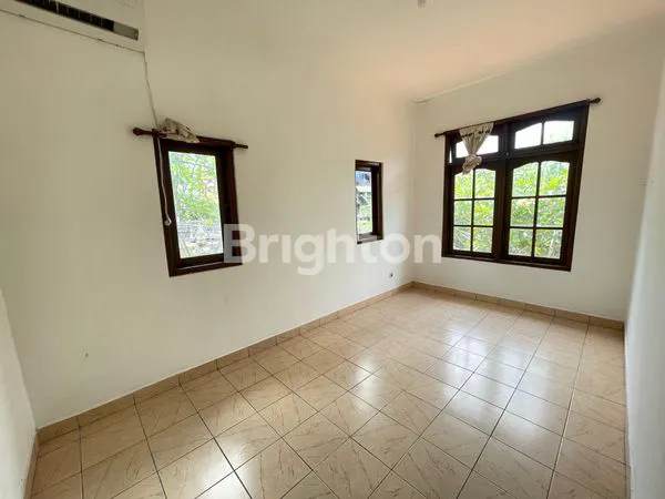 image DIJUAL/DISEWA RUMAH LUAS OLD MONEY STYLE DI JIMBARAN (6)