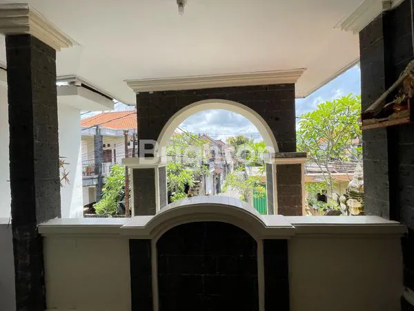image DIJUAL/DISEWA RUMAH LUAS OLD MONEY STYLE DI JIMBARAN (7)