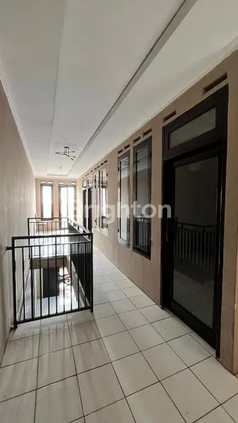 image RUMAH 2 LANTAI 4KT DI FATMAWATI, SIAP HUNI (4)