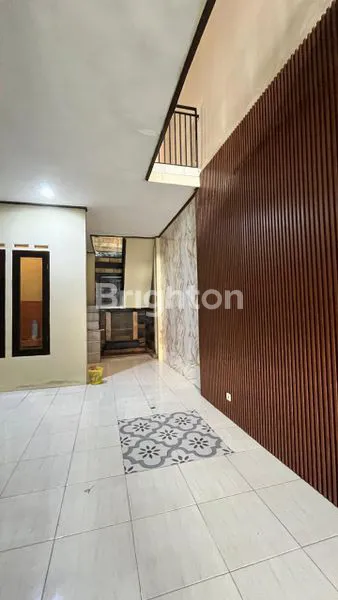 image RUMAH 2 LANTAI 4KT DI FATMAWATI, SIAP HUNI (3)