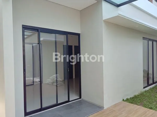 image RUMAH MEWAH 2 LANTAI DI PONDOK MUTIARA BARU SIDOARJO (6)