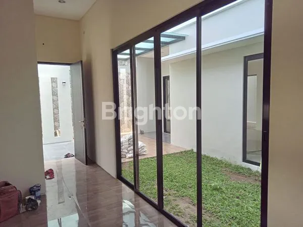 image RUMAH MEWAH 2 LANTAI DI PONDOK MUTIARA BARU SIDOARJO (2)