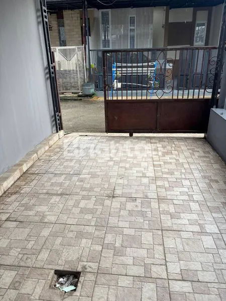 image RUMAH SIAP HUNI, DEKAT FASILITAS KOTA DENGAN FURNISH (2)