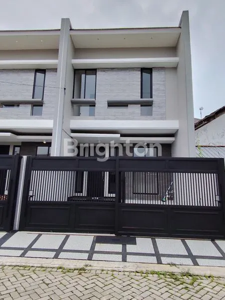image RUMAH BARU GRESS PERUMAHAN KLAMPIS ONE GATE BISA KPR (1)