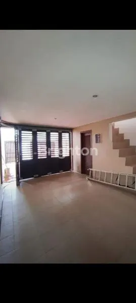image DIJUAL RUMAH DI KEMANG UTARA 2.5 LANTAI, 400 M², KOLAM RENANG, LOKASI STRATEGIS (1)