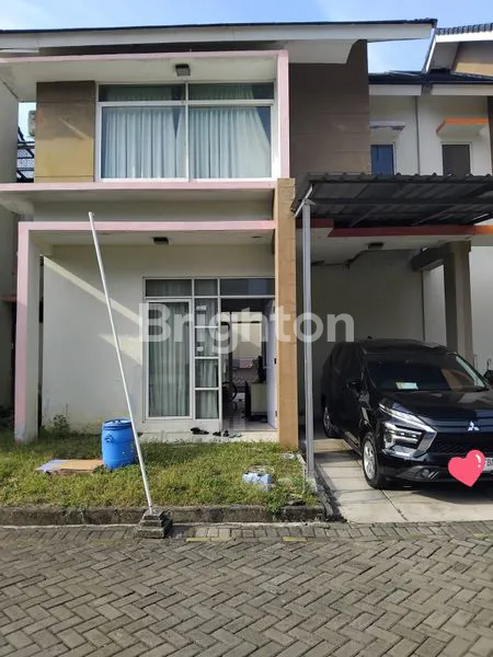 image RUMAH MINIMALIS MODERN 2 LANTAI DI SENDANGMULYO (1)