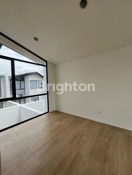 image RUMAH MODERN 2 LANTAI DI CENDANA COVE, LIPPO KARAWACI (7)