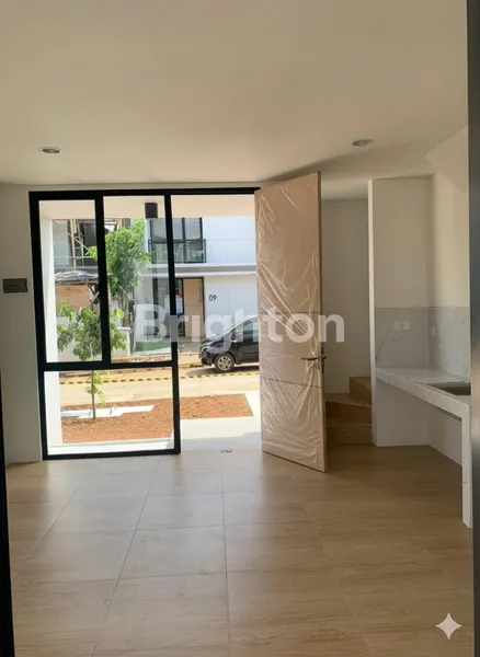 image RUMAH MODERN 2 LANTAI DI CENDANA COVE, LIPPO KARAWACI (2)