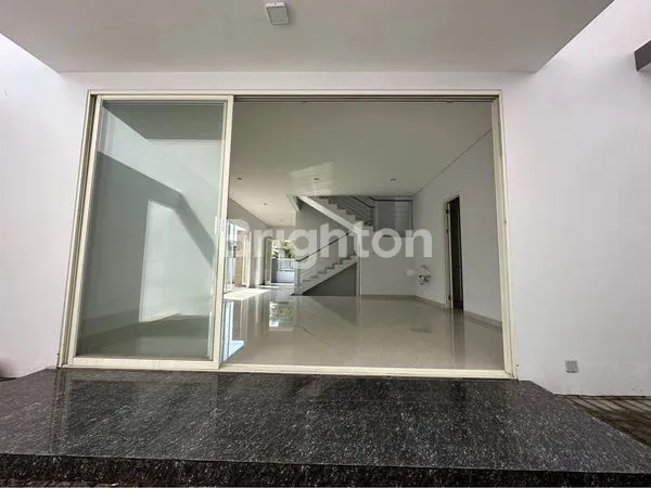 image RUMAH KERTAJAYA INDAH REGENCY POSISI HOOK (4)
