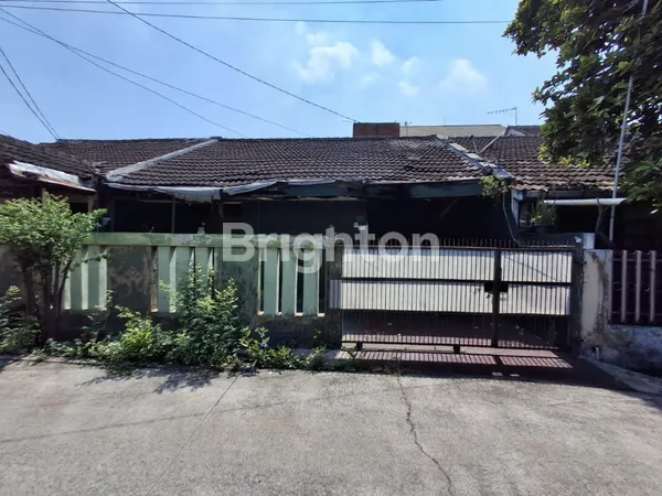 image RUMAH TANAH LUAS – LEGALITAS AMAN – SIAP JADI INVESTASI BERKELAS (1)