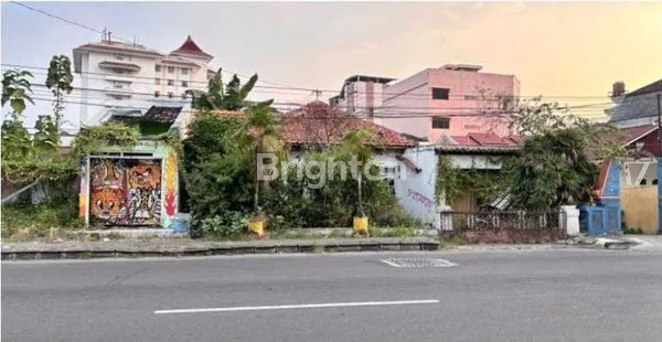 image HITUNG TANAH SAJA !!! RUMAH DI RM SAID ADA IMB NYA (1)