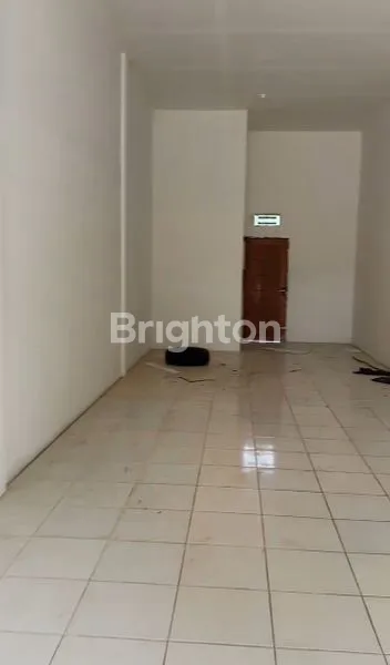 image KIOS CANTIK DAN STRATEGIS DITEPI JALAN RAYA AMBAWANG (2)