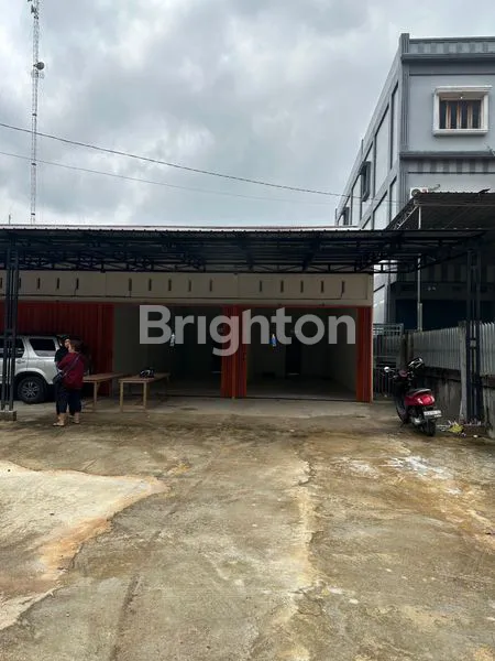 image KIOS CANTIK DAN STRATEGIS DITEPI JALAN RAYA AMBAWANG (1)