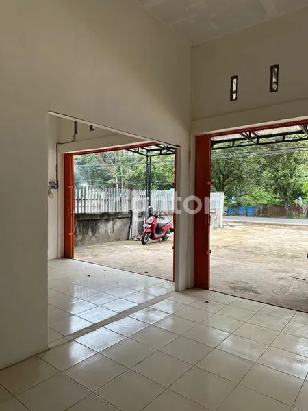 image KIOS CANTIK DAN STRATEGIS DITEPI JALAN RAYA AMBAWANG (3)