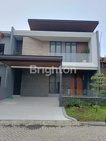 MODERN MINIMALIS 2 LANTAI SEMI FURNISHED CLUSTER WOODLAND CITRALAND, SURABAYA BARAT