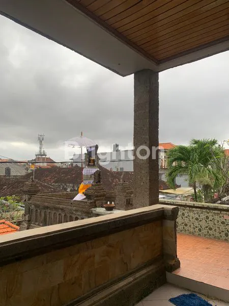 image DISEWAKAN RUMAH 3 LANTAI – STRATEGIS DI PADANG SAMBEAN, DENPASAR (7)