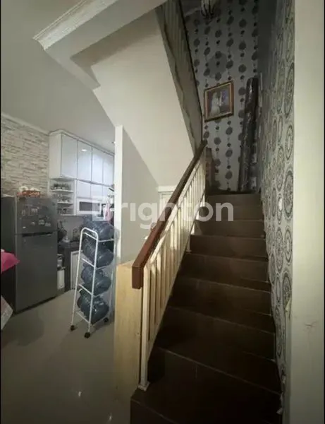 image RUMAH FURNISHED 2 LANTAI STRATEGIS CILEDUG  (5)