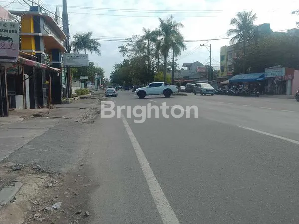 image RUMAH USAHA DOORSMEER HIDROLIK DI JALAN JAMIN GINTING (5)