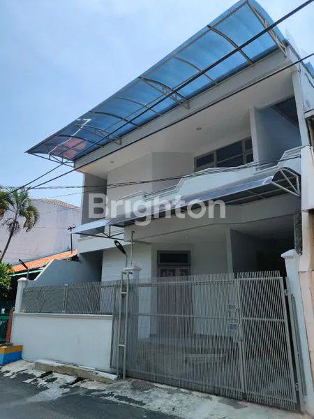 RUMAH MEWAH 4 KT, SHM, SIAP HUNI DI GELONG BARU