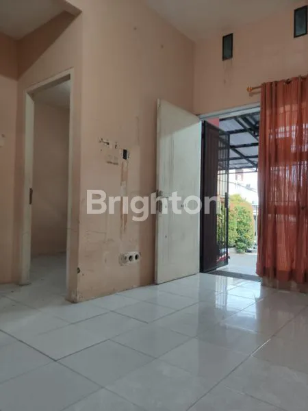 image RUMAH STRATEGIS DEKAT STASIUN TANGERANG SELATAN  (7)