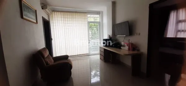 image RUMAH PUSAT KOTA JAKARTA 3 LT 3 KT, KEPA DURI KEBUN JERUK  (4)