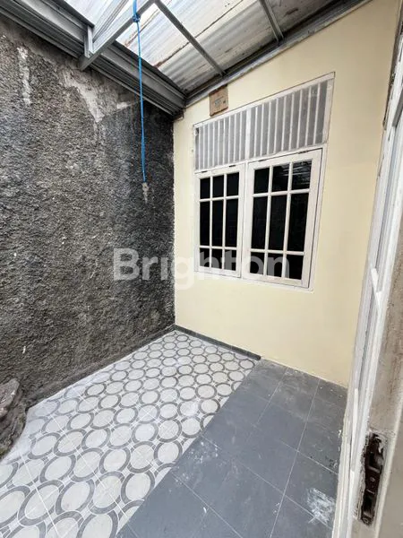 image DISEWAKAN RUMAH 1 LANTAI BARU DIRENOV DEPAN TAMAN DI PERUMAHAN ONE GATE DEKAT RAYA MULYOSARI PAKUWON CITY ITS UNAIR MERR GALAXY MALL (6)