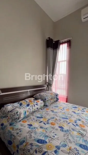 image HANYA 12 MENIT KE UNIVERSITAS MUHAMMADIYAH MALANG DAN EXIT TOL! RUMAH 2 LANTAI GRAHA MULIA TASIKMADU  (4)