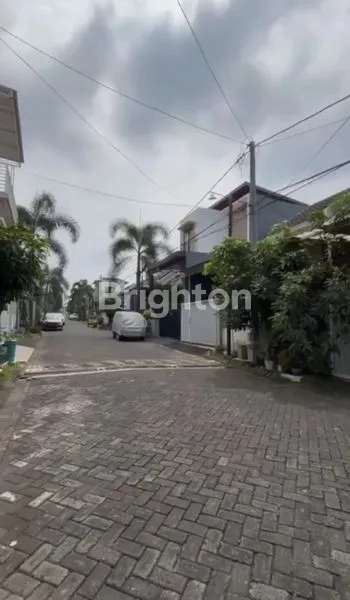 image HANYA 12 MENIT KE UNIVERSITAS MUHAMMADIYAH MALANG DAN EXIT TOL! RUMAH 2 LANTAI GRAHA MULIA TASIKMADU  (1)