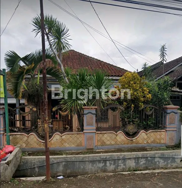 image DIJUAL RUMAH LUAS FURNISHED STRATEGIS BEDALI LAWANG SELANGKAH KE JALAN POROS PROVINSI KABUPATEN MALANG  (1)