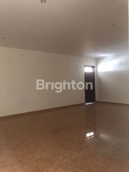 image RUKO 2 LANTAI DI SESETAN, LT 150M² SHM LENGKAP (3)