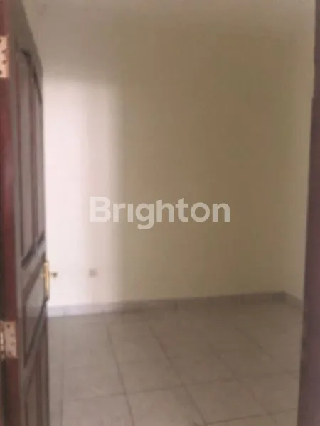 image RUKO 2 LANTAI DI SESETAN, LT 50M² SHM LENGKAP (5)