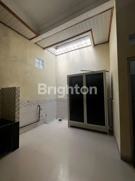 image RUMAH MEWAH 5 KT DI BENOYO PERMAI, DEKAT MALL RAMAYAN (3)