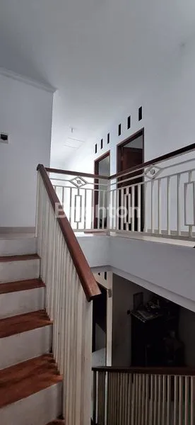 image DIJUAL CEPAT!RUMAH 2 LANTAI SIAP HUNI DAERAH KAPAL MENGWI BADUNG (6)