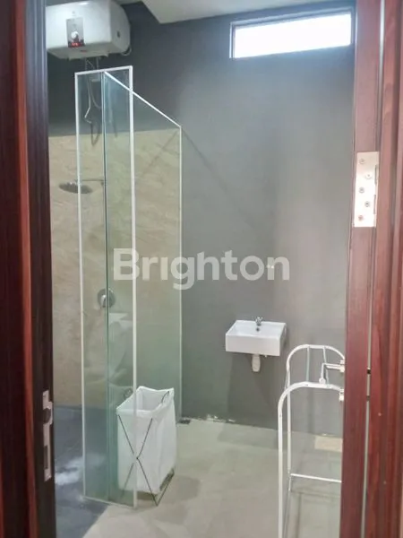 image RUMAH MEWAH DI GRAHA SUDIRMAN KEPANJEN (5)