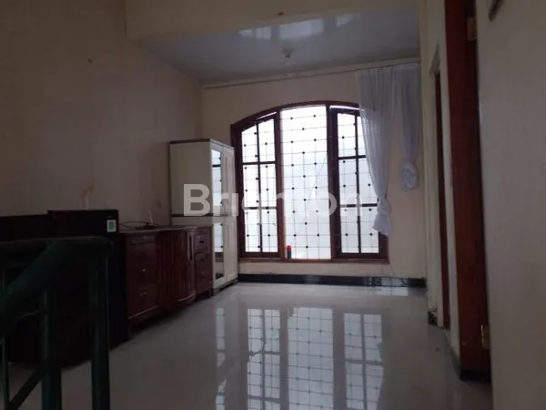 image EKSKLUSIVITAS & KEMEWAHAN DI JANTUNG RENON – HUNIAN MEWAH SIAP HUNI! (2)