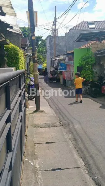 image RUMAH SIAP HUNI AKSES MOBIL LOKASI STRATEGIS DEKAT SENAYAN DAN PERMATA HIJAU DI KEBAYORAN LAMA, JAKARTA SELATAN (7)