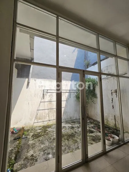 image RUMAH BUKIT CITRA DARMO 2 LANTAI SIAP HUNI ,BANGUNAN BAGUS DAN TERAWAT KANDANGAN SURABAYA BARAT  (6)