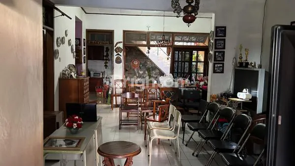 image RUMAH 2 LANTAI FULL FURNISHED DI SEMOLOWARU UTARA (2)