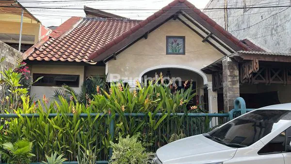 image RUMAH 2 LANTAI FULL FURNISHED DI SEMOLOWARU UTARA (1)