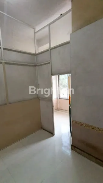image RUMAH 2.5 LANTAI DIJUAL JL SEKIP  (7)